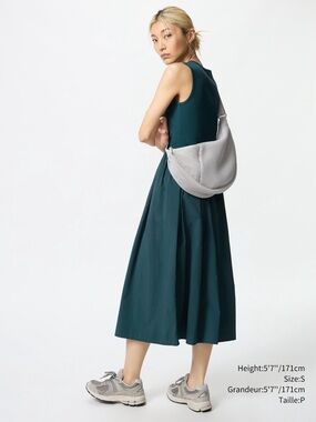 Uniqlo maxi dress in dark green - size medium